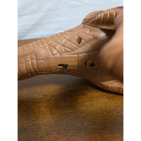 Animal Planet Interactive T Rex Dinosaur Light Up Eyes Growls Tested Toys R Us - Picture 6 of 9